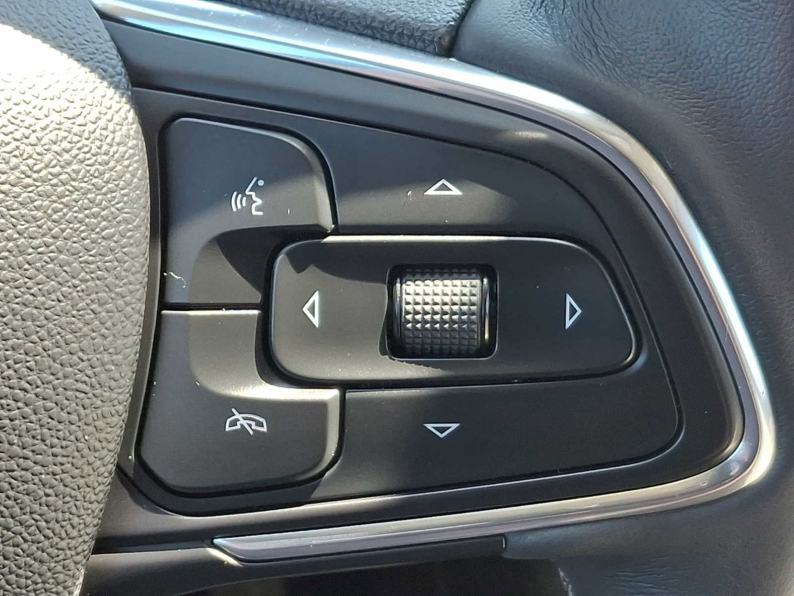 Certified 2023 Buick Encore GX Select AWD/4WD image 23