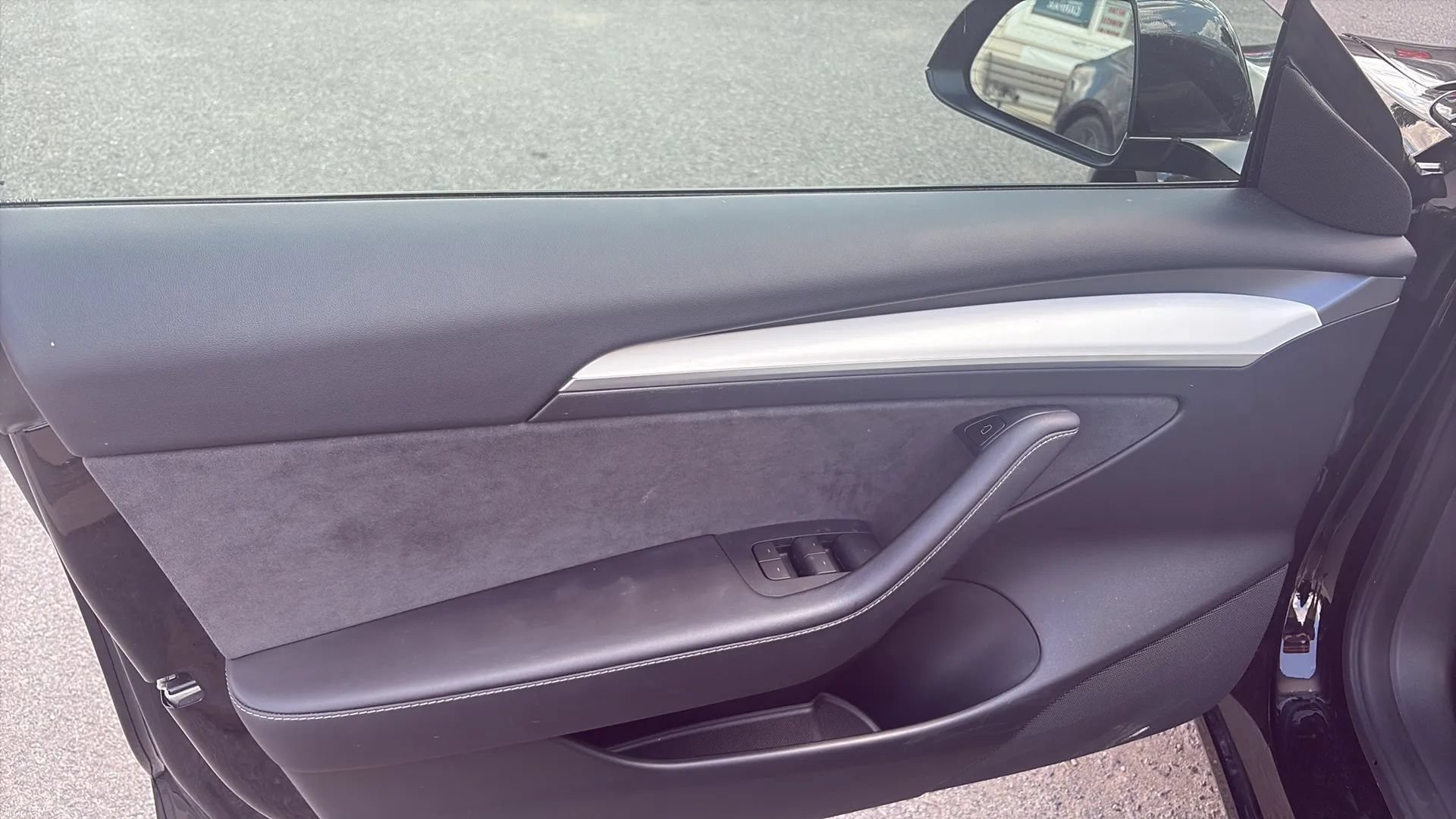 Used 2023 Tesla Model 3 Standard Range RWD image 16