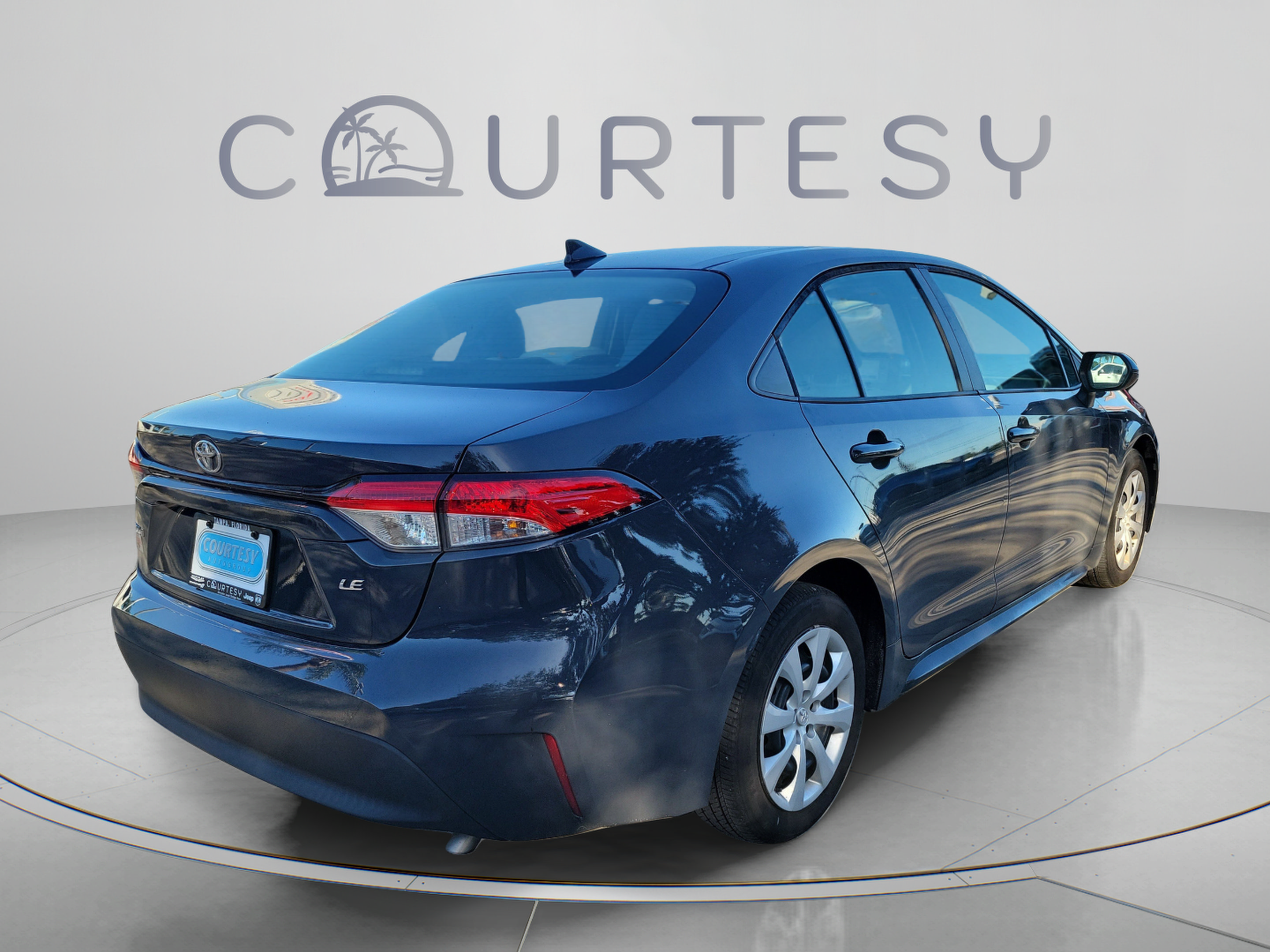 Used 2024 Toyota Corolla LE FWD image 3