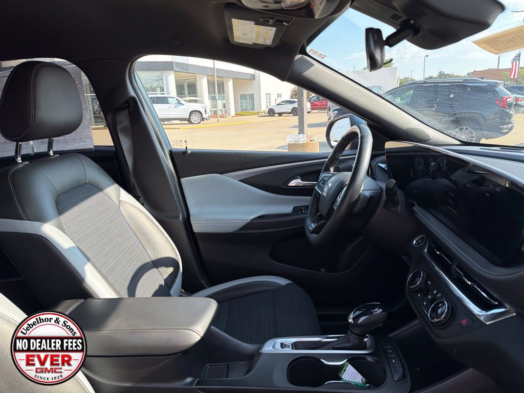 Used 2024 Buick Envista Preferred w/ Convenience I Package FWD image 2