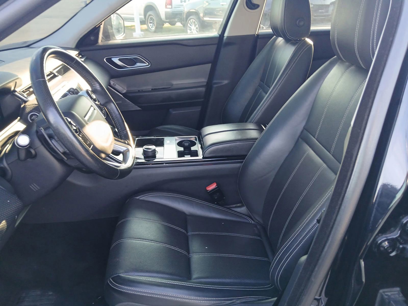 Used 2018 Land Rover Range Rover Velar S image 9