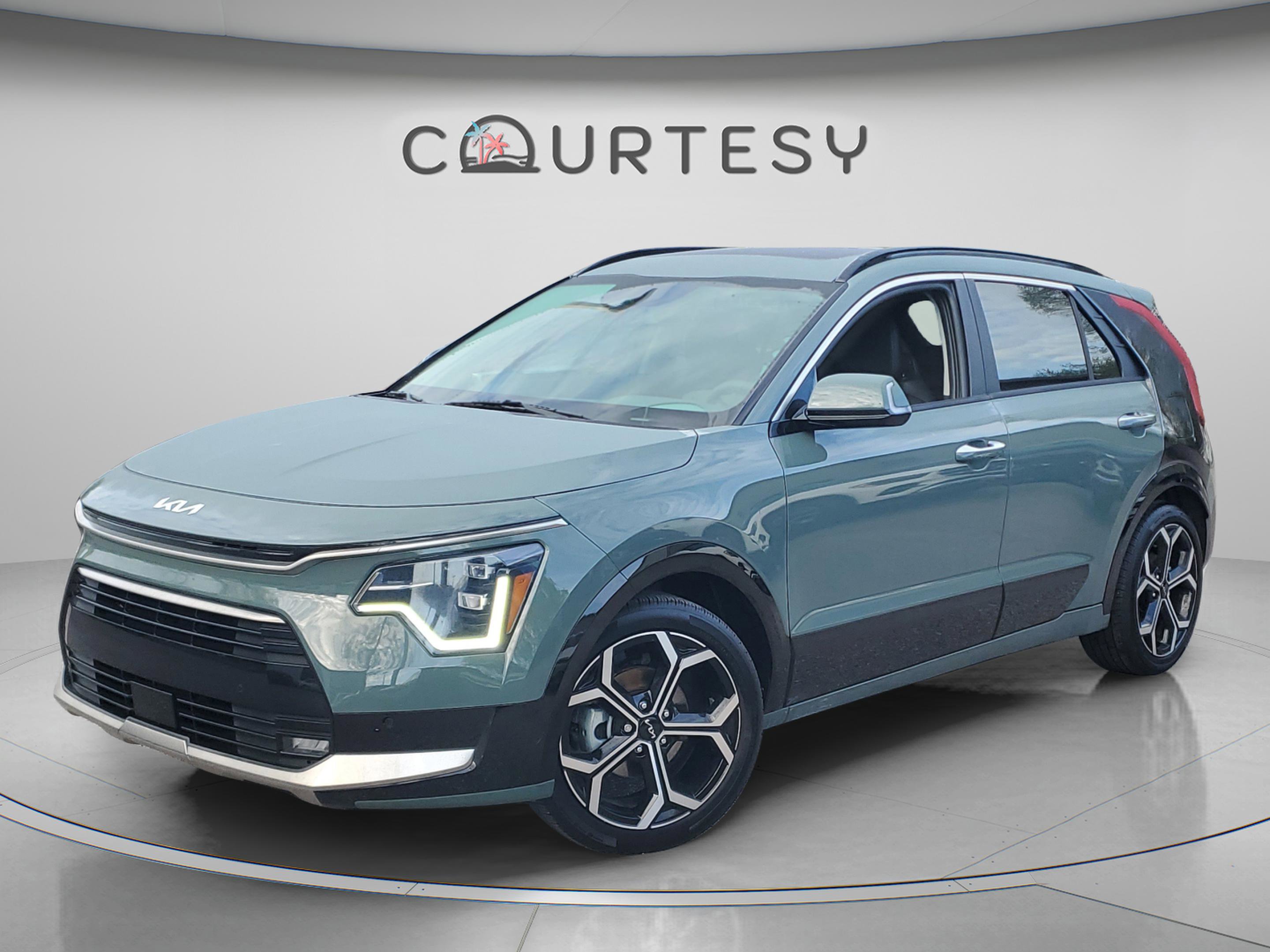 Certified 2024 Kia Niro SX Touring image 1