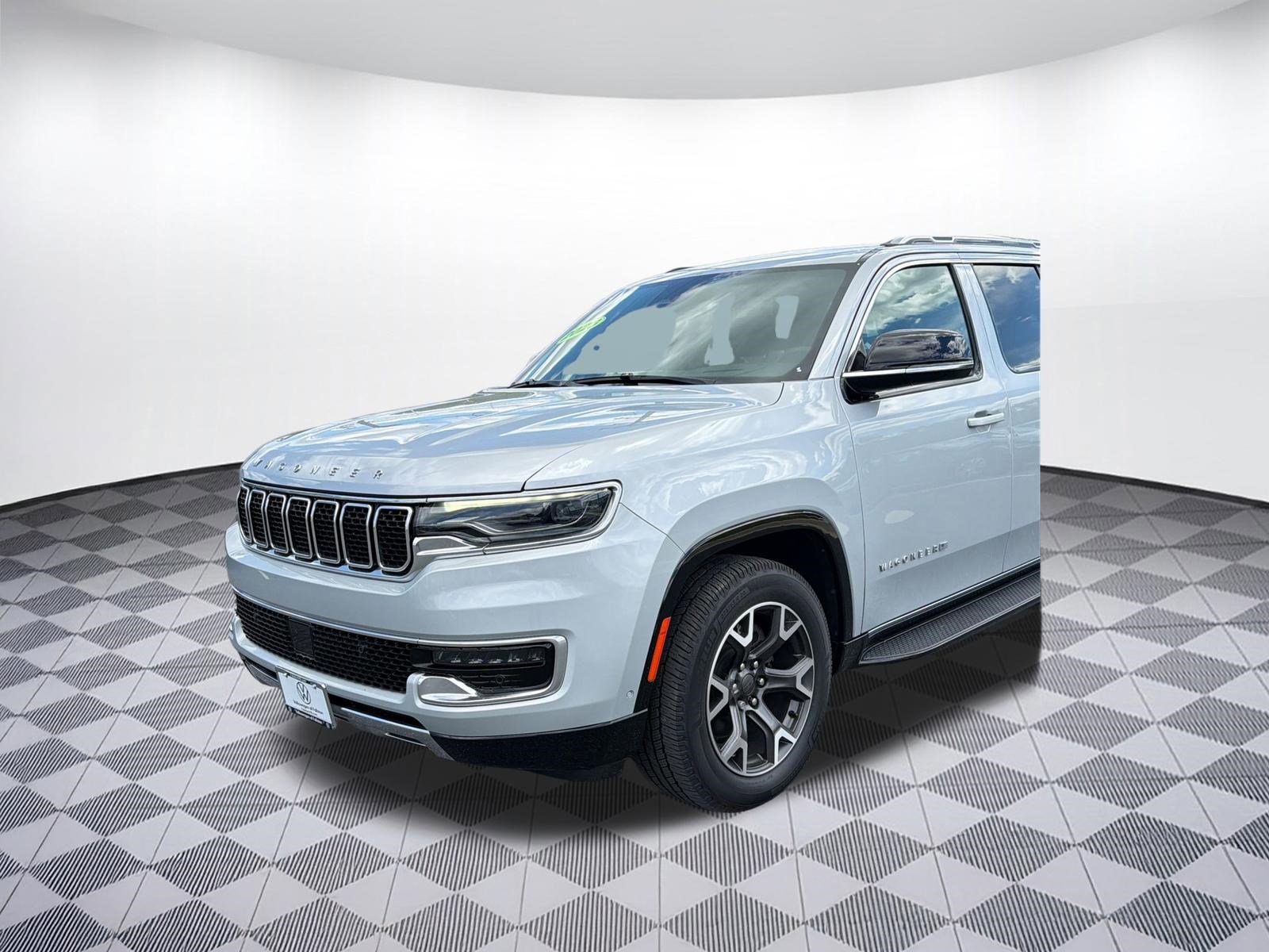 Used 2023 Jeep Wagoneer Series III w/ Preferred Equipment Group AWD/4WD image 19