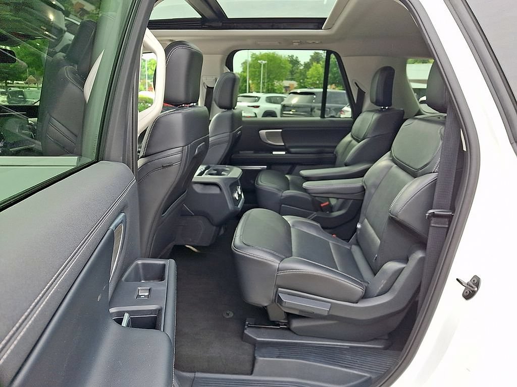 Used 2025 Ford Expedition Max Platinum AWD/4WD image 10