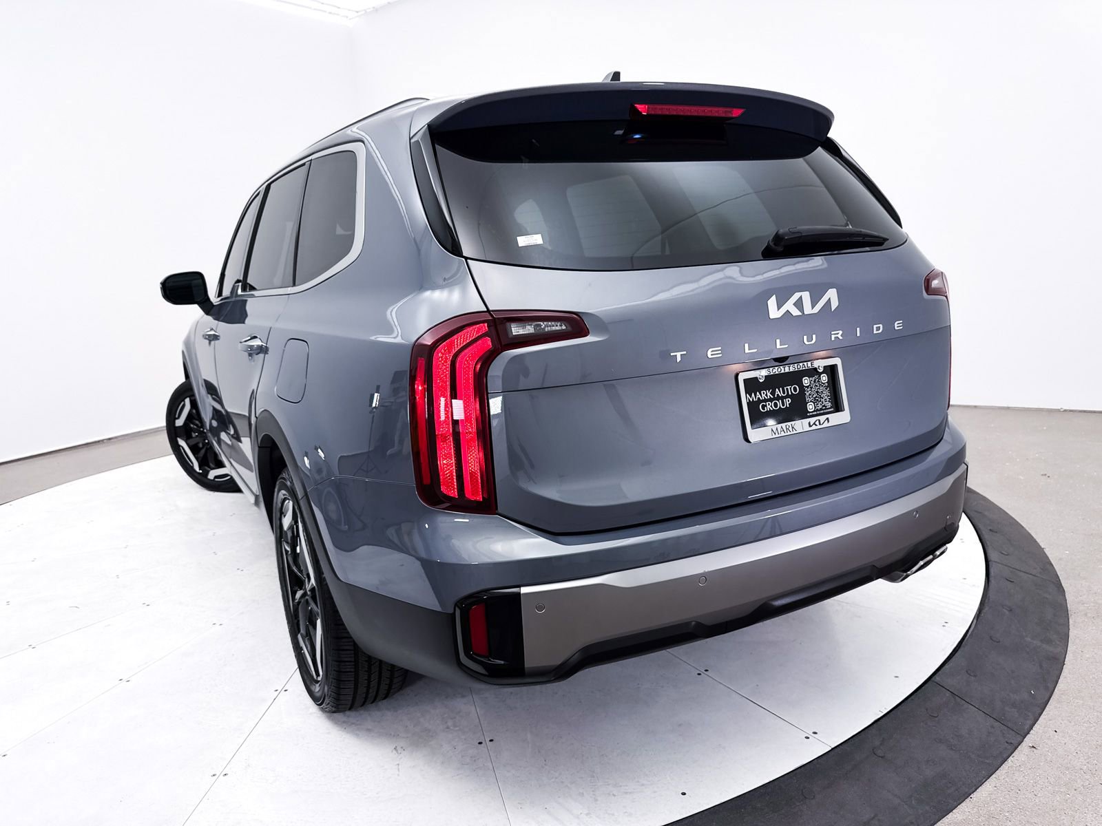 Used 2025 Kia Telluride S image 8