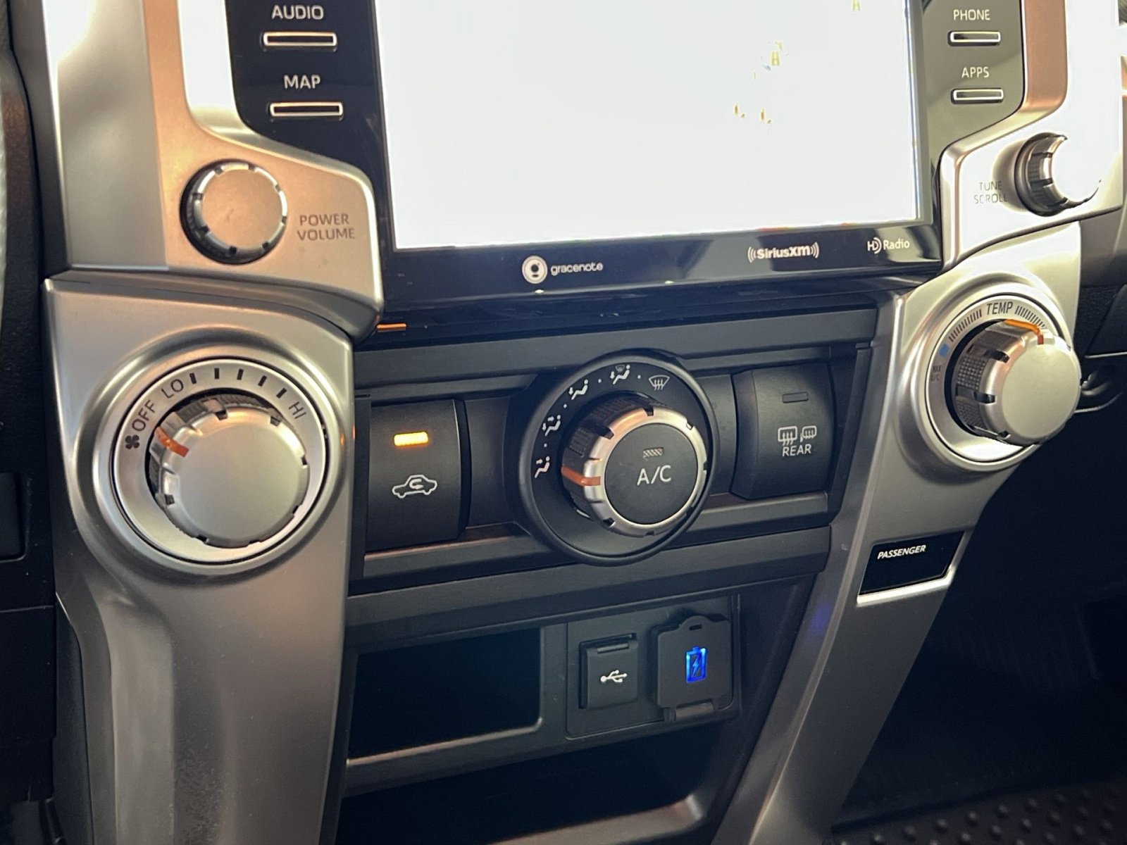 Used 2024 Toyota 4Runner SR5 Premium w/ Moonroof Package image 18