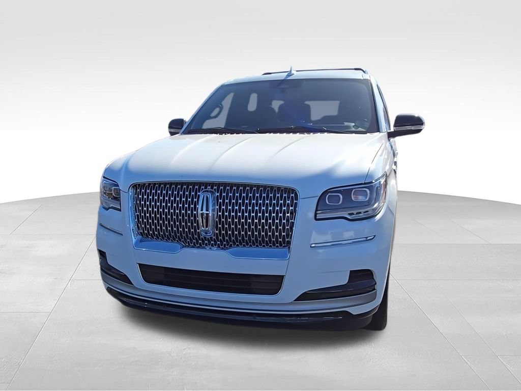 Used 2024 Lincoln Navigator L Reserve AWD/4WD image 3