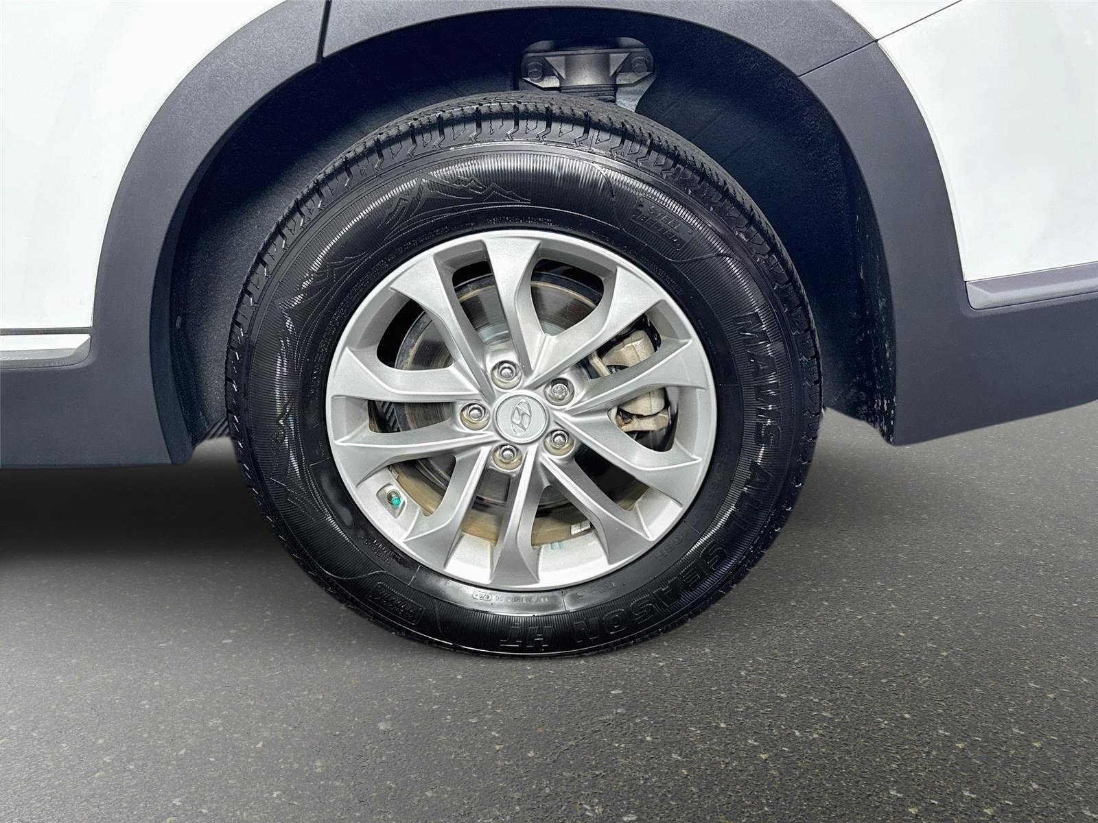Used 2020 Hyundai Santa Fe SE FWD image 29