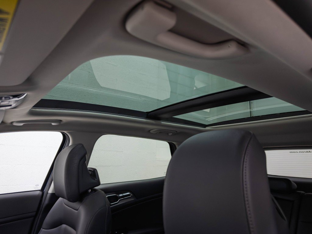 Used 2025 Kia Sportage SX Prestige image 16