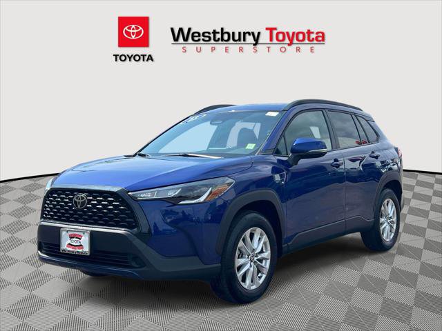 Certified 2023 Toyota Corolla Cross LE w/ Moonroof Package image 5