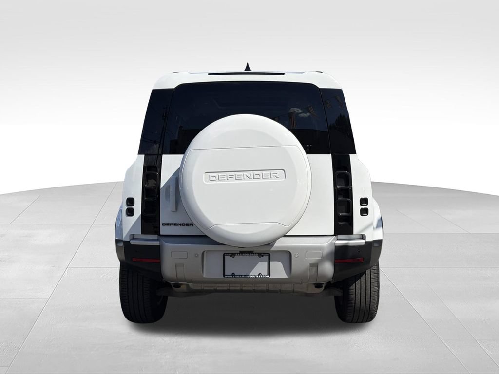 Used 2025 Land Rover Defender 110 S AWD/4WD image 9