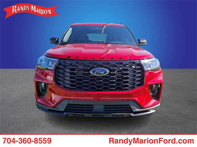 Certified 2025 Ford Explorer ST-Line image 2