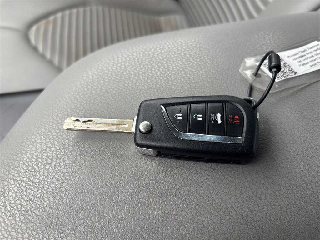 Used 2022 Toyota Camry SE image 22