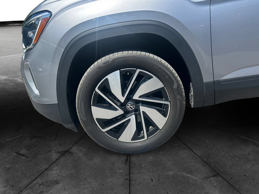 Used 2024 Volkswagen Atlas SE AWD/4WD image 14