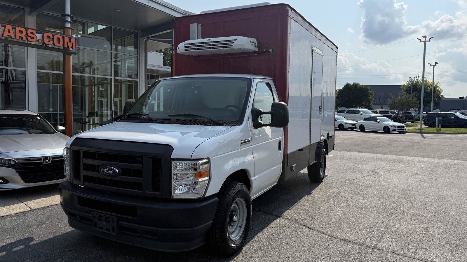 Used 2023 Ford E-350 and Econoline 350 Super Duty w/ Power Windows & Locks Group RWD image 3