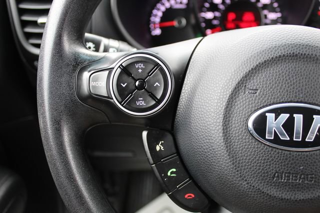 Used 2017 Kia Soul + image 16