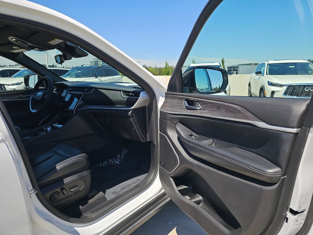 Used 2024 Jeep Grand Cherokee Limited 4xe image 12