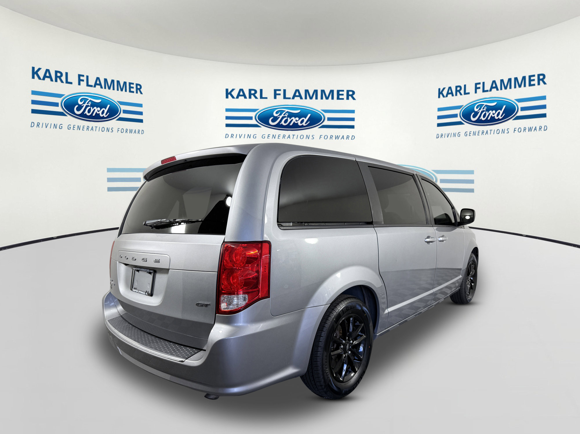 Used 2020 Dodge Grand Caravan GT image 3