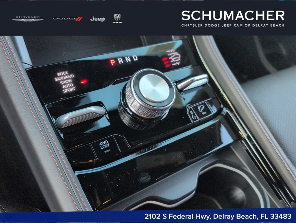 New 2025 Jeep Grand Cherokee Summit AWD/4WD image 13