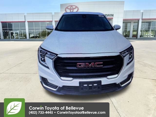 Used 2024 GMC Terrain SLE AWD/4WD image 15