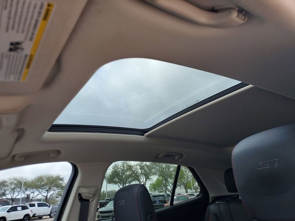 Used 2023 Buick Envision Essence w/ Sport Touring Package image 30