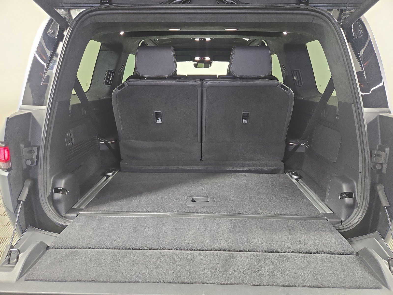 Used 2022 Rivian R1S Launch Edition image 15