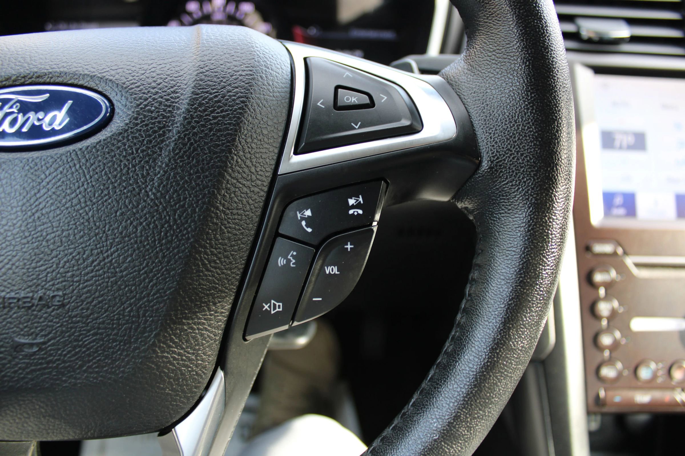 Used 2020 Ford Fusion Titanium image 12