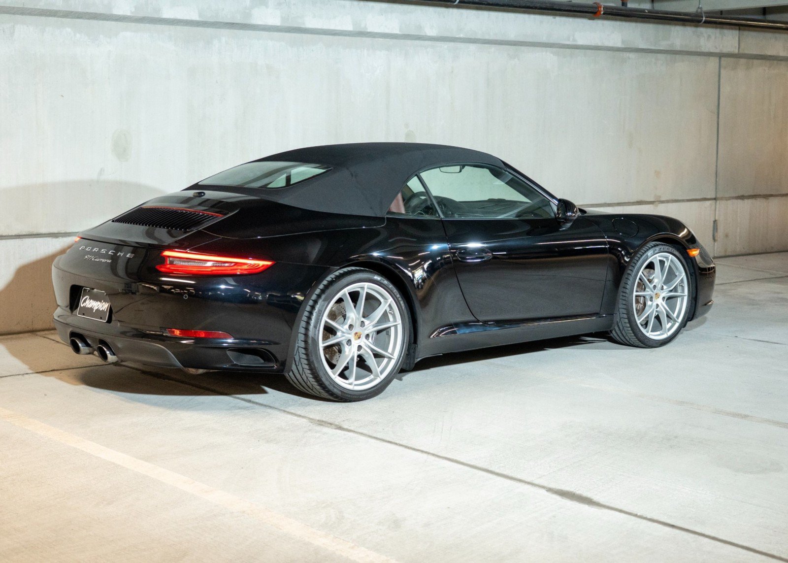 Certified 2018 Porsche 911 GT2 RS image 9
