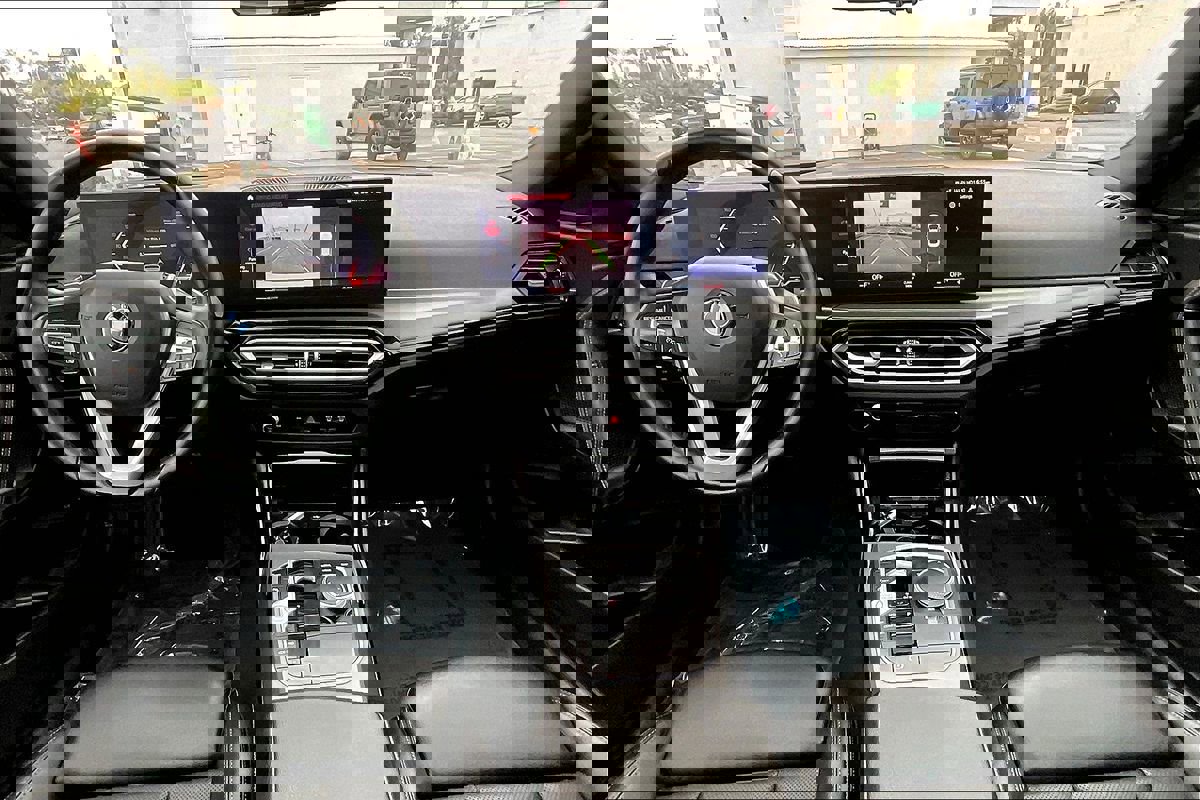 Used 2023 BMW 230i Coupe w/ Convenience Package image 14