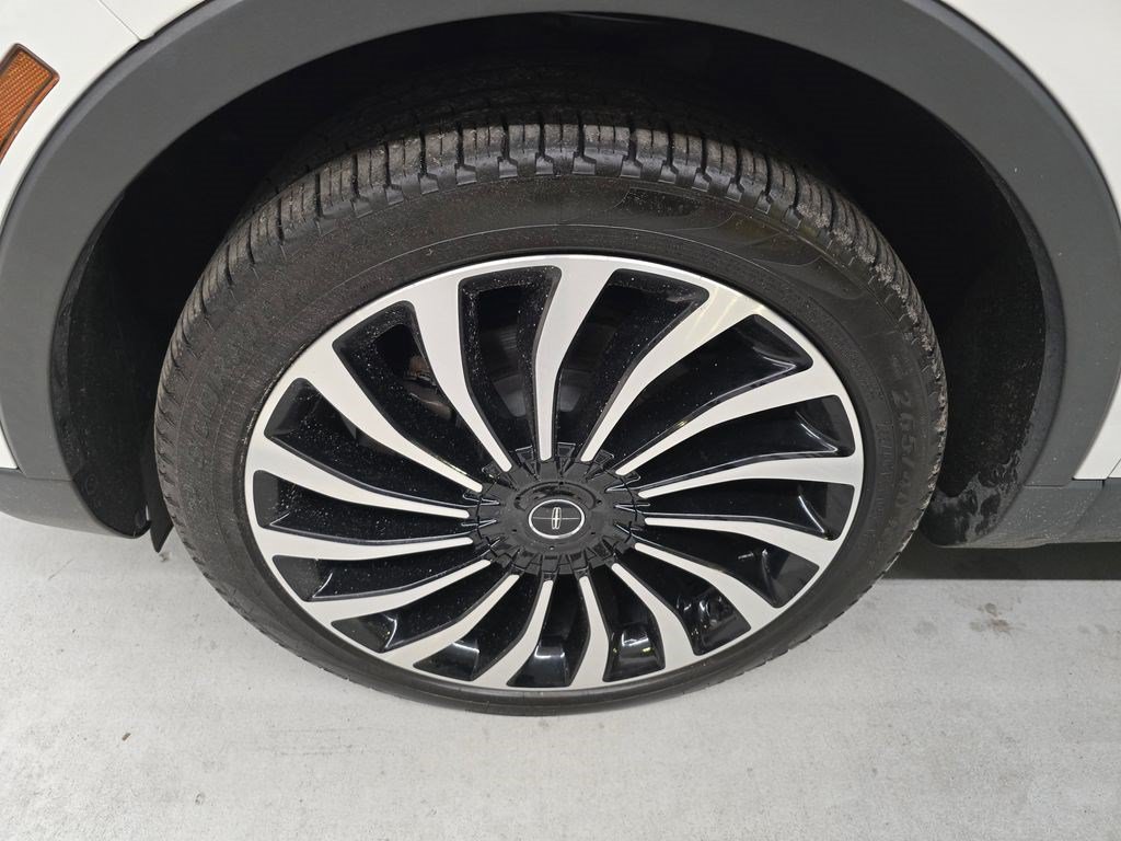 Used 2022 Lincoln Nautilus Black Label w/ Class II Trailer Tow Package AWD/4WD image 10