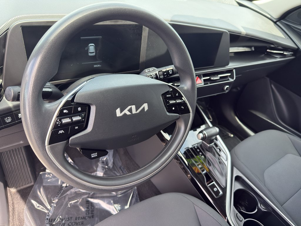 Used 2025 Kia Niro LX FWD image 11