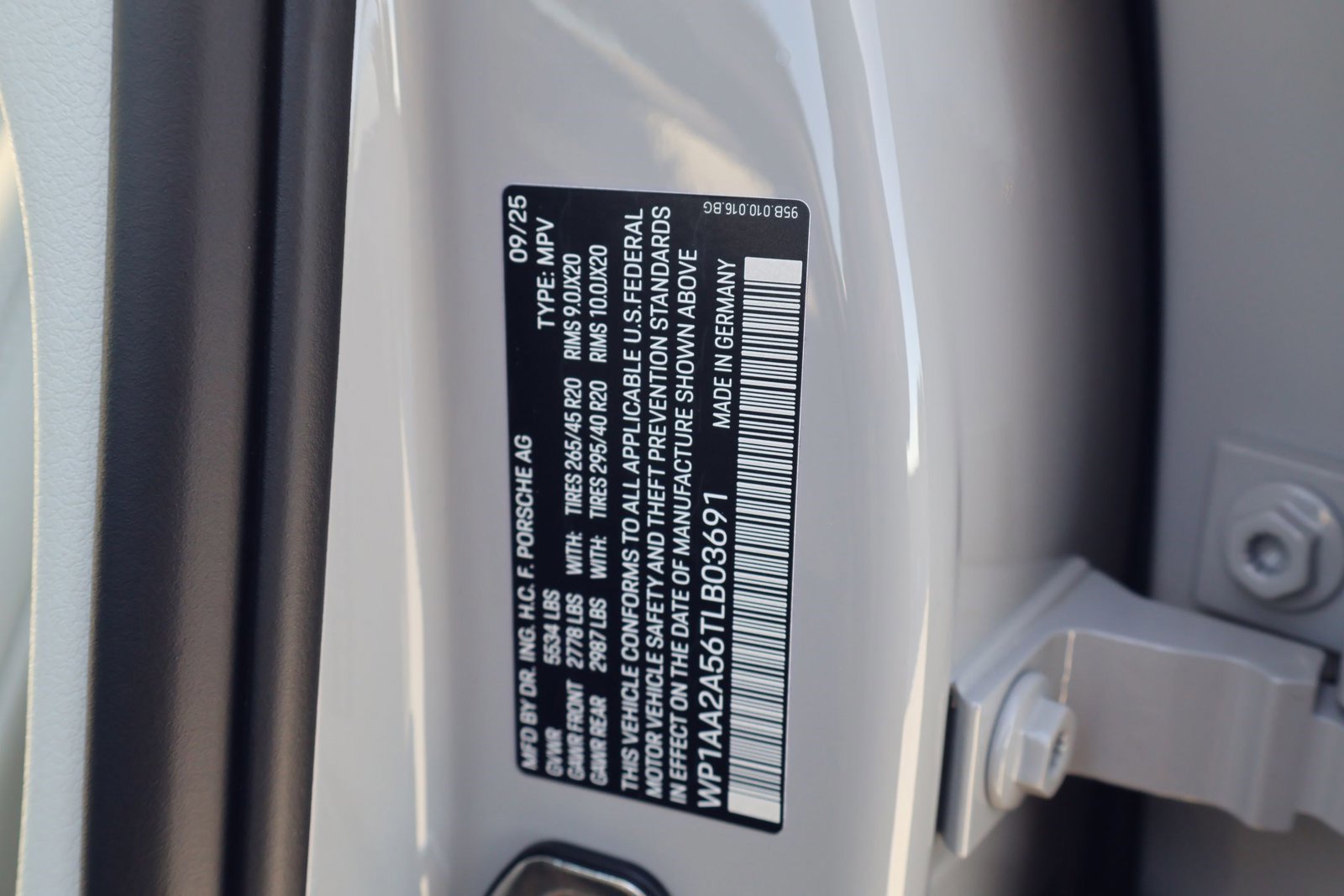 New 2026 Porsche Macan image 29