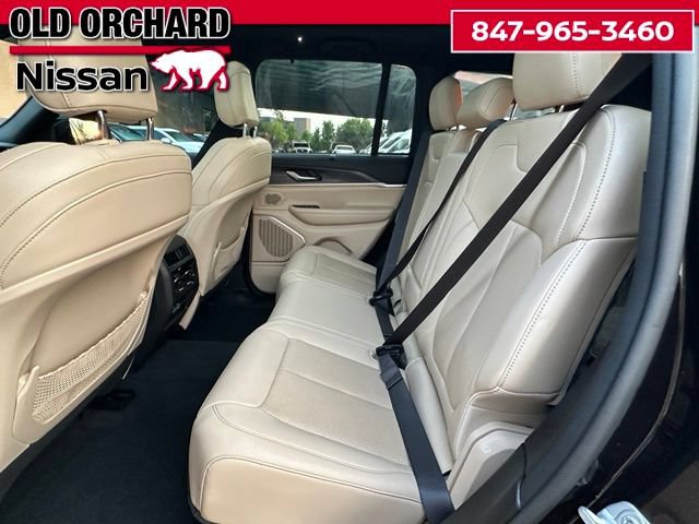 Used 2022 Jeep Grand Cherokee Limited 4xe w/ Luxury Tech Group II AWD/4WD image 11