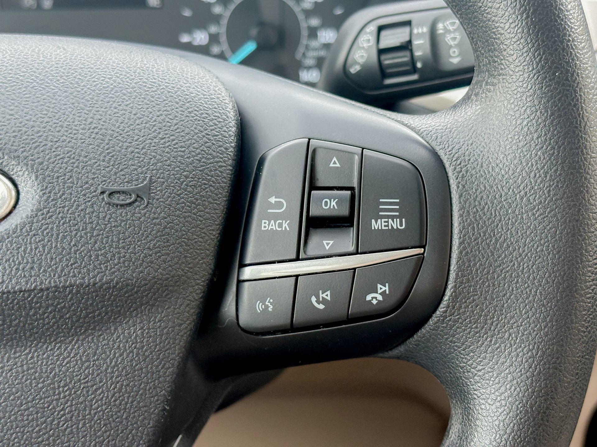 Used 2022 Ford Escape SE image 30