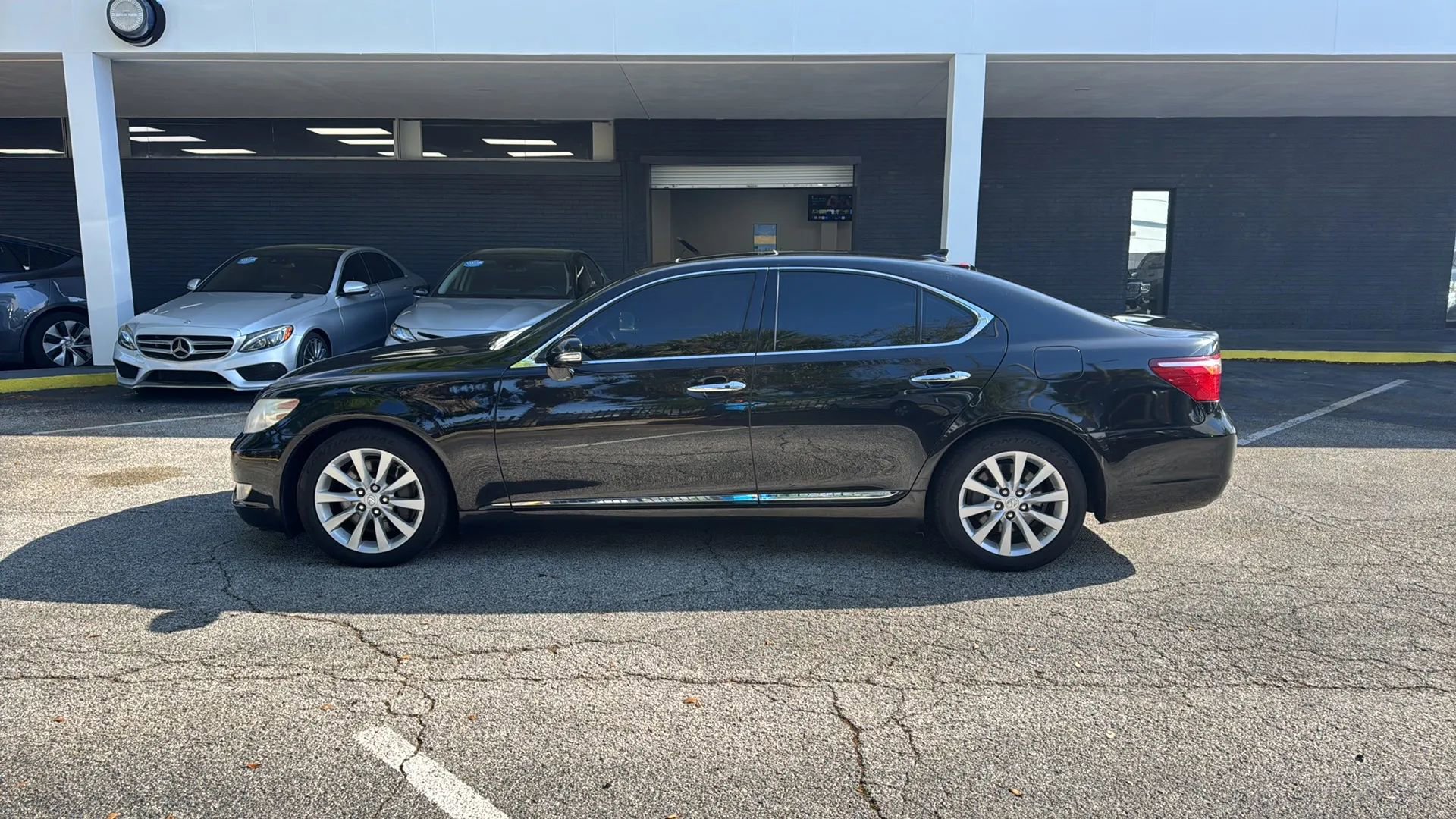 Used 2012 Lexus LS 460 LS 460 Sedan 4D AWD/4WD image 4