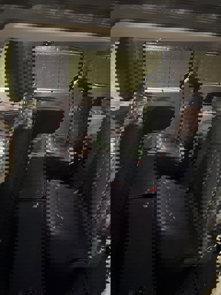 Used 2020 Chrysler Pacifica Touring-L Plus w/ Tire & Wheel Group image 10