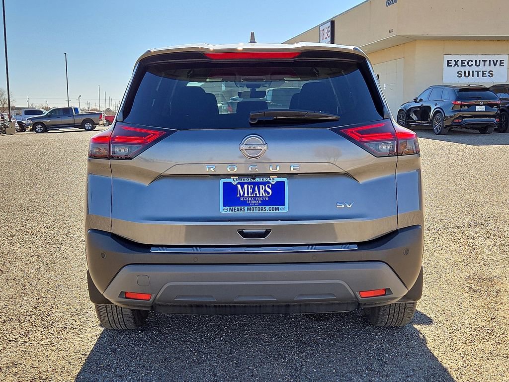 Used 2023 Nissan Rogue SV image 4