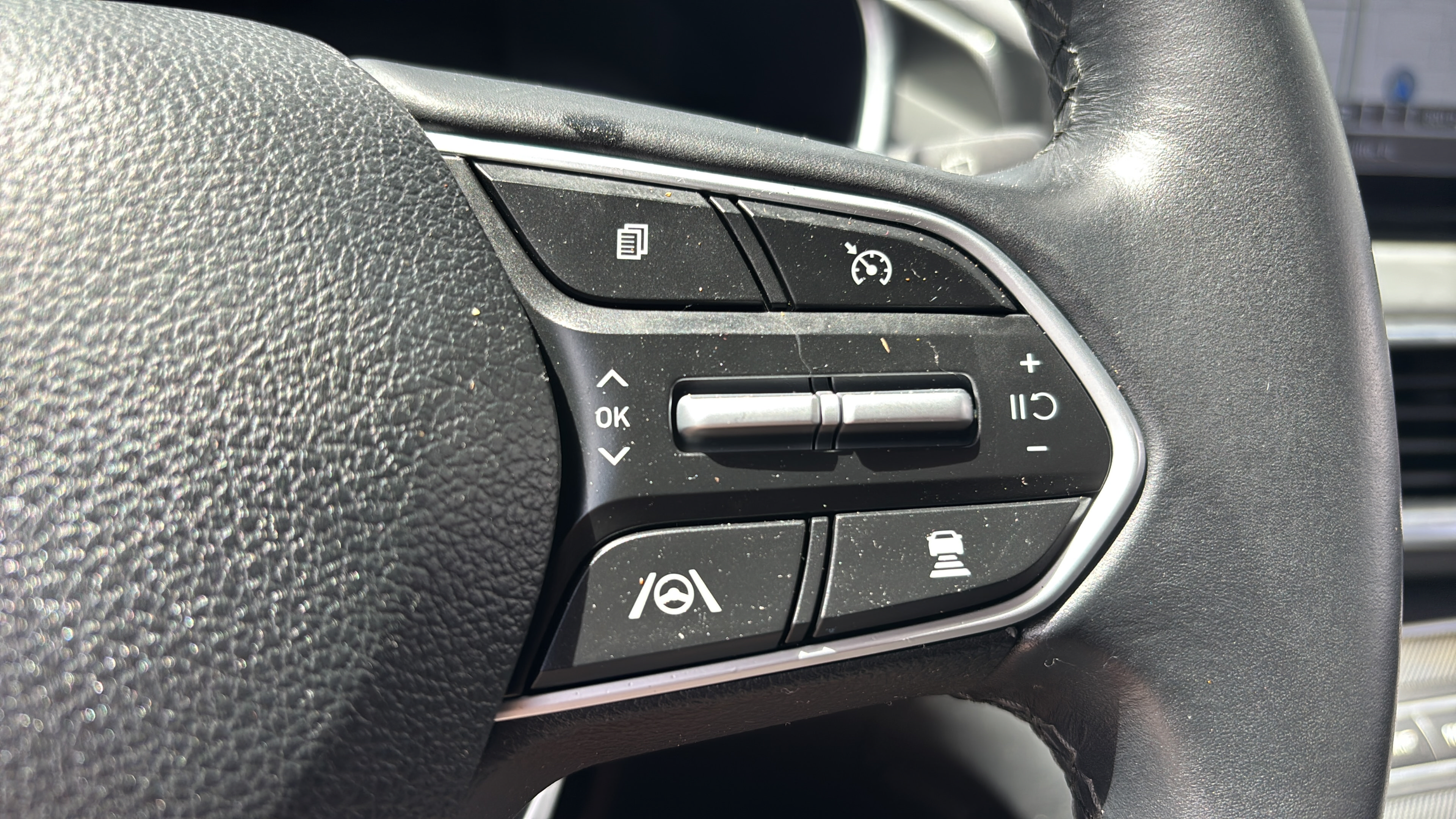 Used 2023 Hyundai Santa Fe SEL FWD image 24
