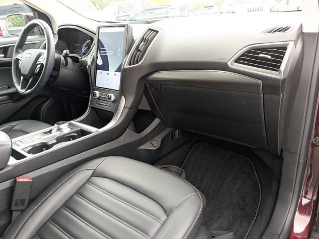 Used 2022 Ford Edge SEL w/ Convenience Package AWD/4WD image 4