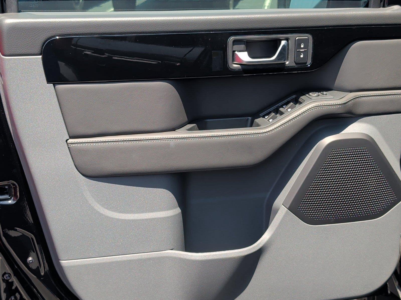 New 2025 INEOS Grenadier Station Wagon AWD/4WD image 13