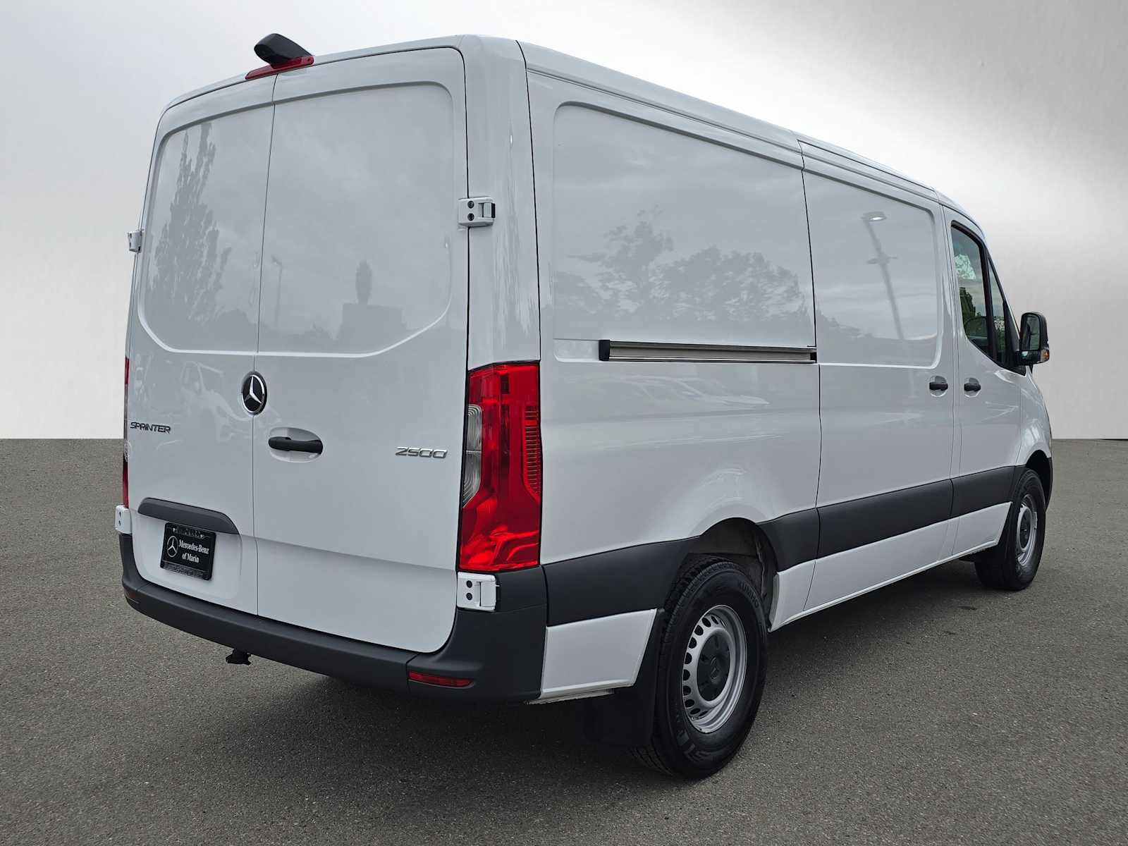Used 2025 Mercedes-Benz Sprinter 2500 image 3