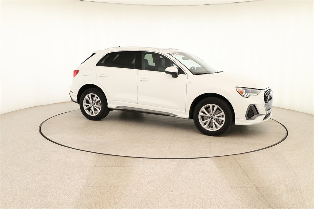 Certified 2025 Audi Q3 2.0T Premium w/ Convenience Package image 9