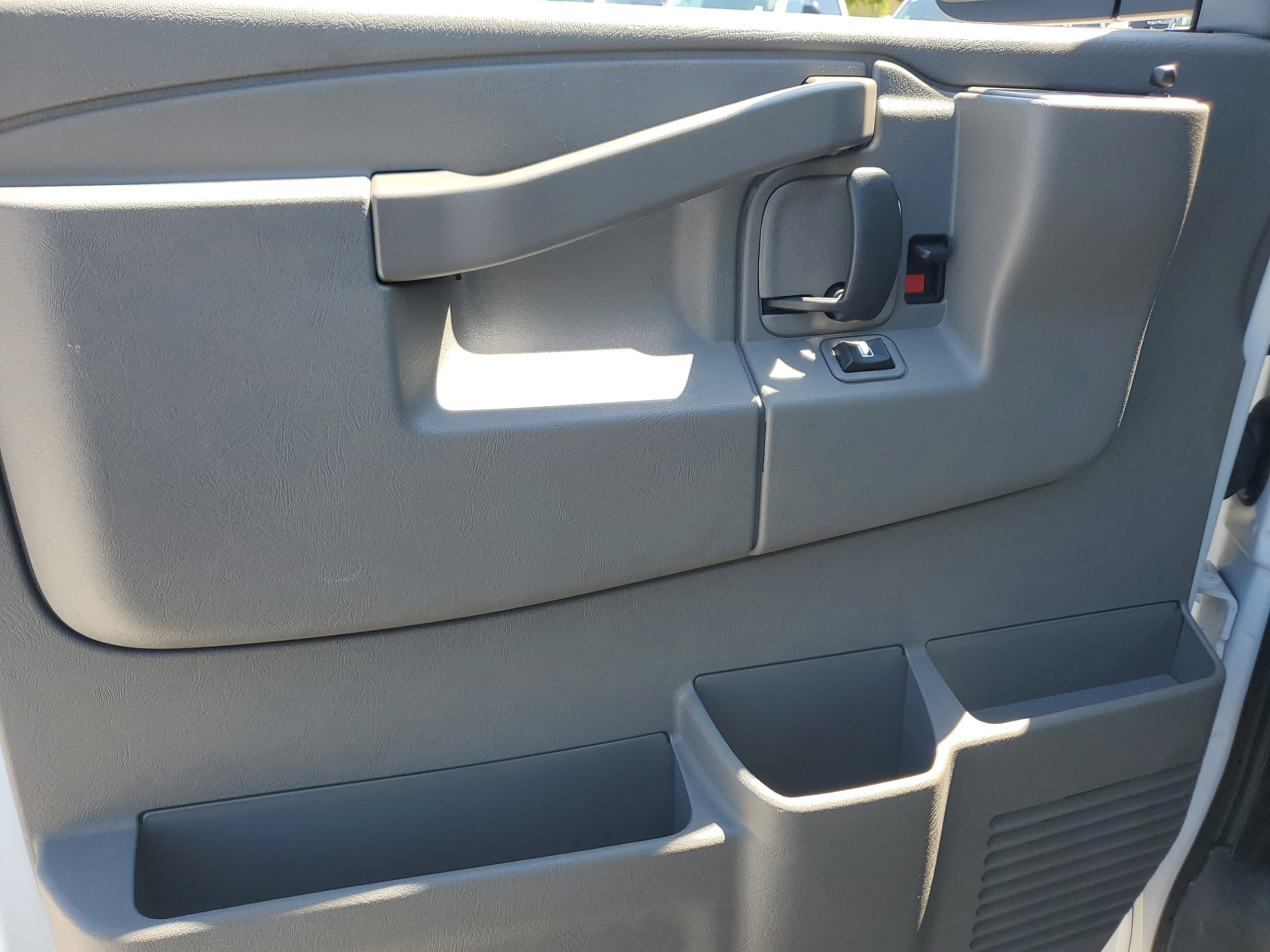 Used 2025 Chevrolet Express 3500 LT w/ LT Preferred Equipment Group RWD image 22