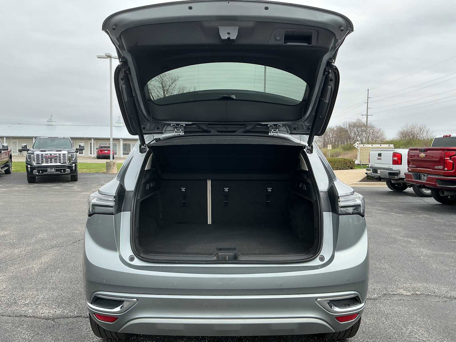 Used 2023 Buick Envision Avenir image 31