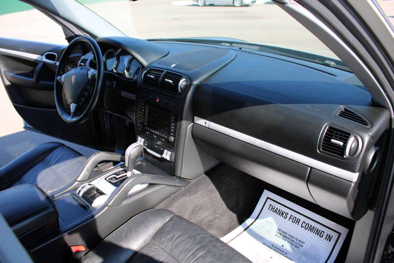 Used 2005 Porsche Cayenne S image 9