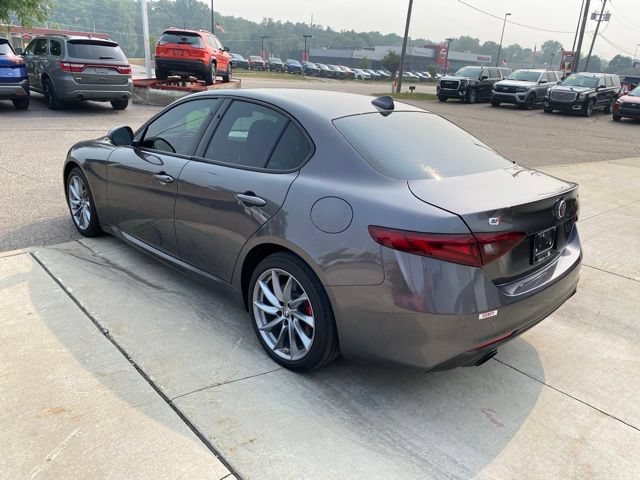 Used 2023 Alfa Romeo Giulia Sprint AWD/4WD image 6