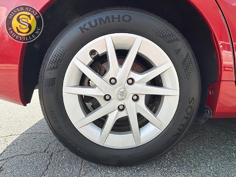 Used 2013 Toyota Prius V Two FWD image 9