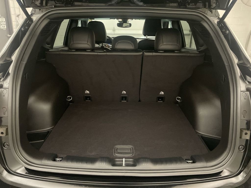 Used 2024 Jeep Compass Limited image 10