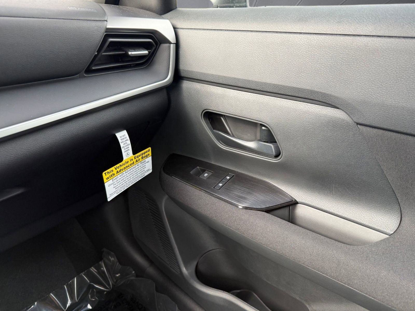 New 2026 Nissan Kicks SR w/ Cold Weather Package image 24