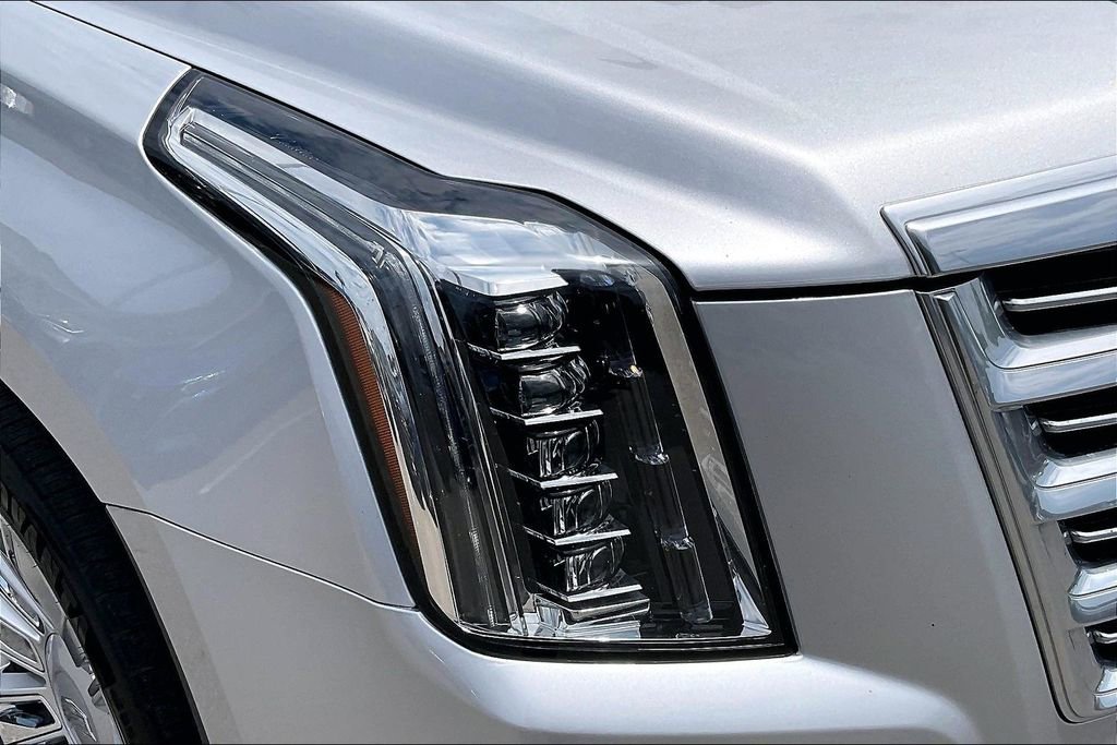 Used 2019 Cadillac Escalade ESV Platinum AWD/4WD image 38